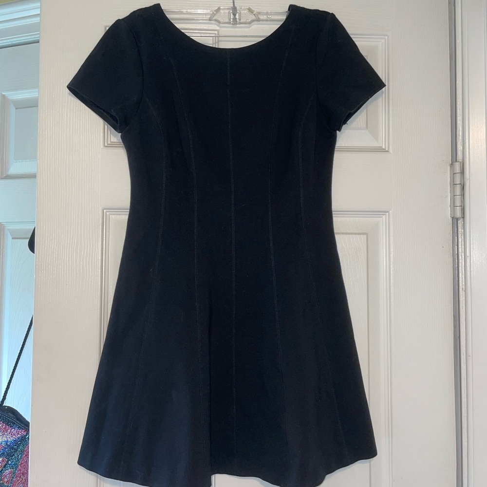 BANANA REPUBLIC BLACK SHORT SLEEVE DRESS SIZE 4P